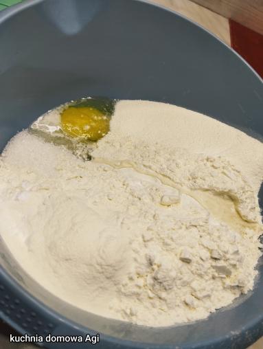 Zdjęcie - Pączki  łyżką kładzione "DWA KOLORY" na proszku do pieczenia i sodzie oczyszczonej - Przepisy kulinarne ze zdjęciami
