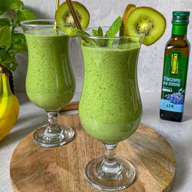 Zdjęcie - Zielony koktajl z olejem lnianym - Przepisy kulinarne ze zdjęciami