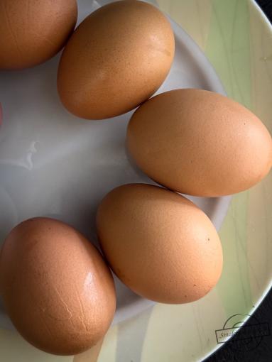 Zdjęcie - Pasta jajeczna z fetą i paluszkami krabowymi - Przepisy kulinarne ze zdjęciami