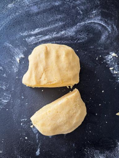 Zdjęcie - Kruche ciasto z rabarbarem i kisielową pianką - Przepisy kulinarne ze zdjęciami