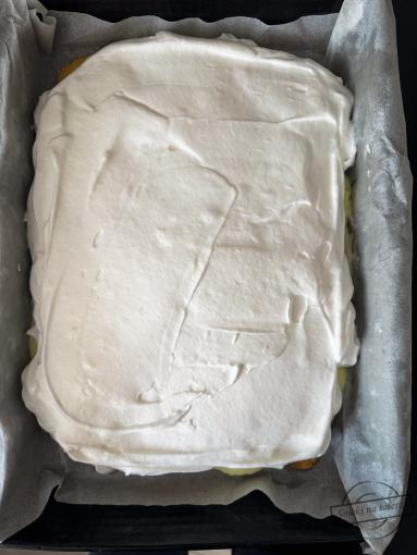 Zdjęcie - Kruche ciasto z rabarbarem i kisielową pianką - Przepisy kulinarne ze zdjęciami