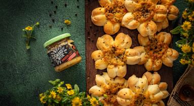 Zdjęcie - Bułeczki kwiatuszki z serem - Przepisy kulinarne ze zdjęciami