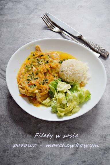 Zdjęcie - Filety kurczaka w sosie porowo - marchewkowym - Napiecyku - Przepisy kulinarne ze zdjęciami