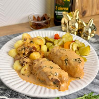 Zdjęcie - Roladki z kurczaka z szynką dojrzewającą i serem - Przepisy kulinarne ze zdjęciami