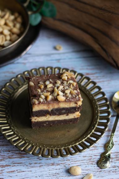 Zdjęcie - Brownie z kajmakowym sernikiem - Przepisy kulinarne ze zdjęciami