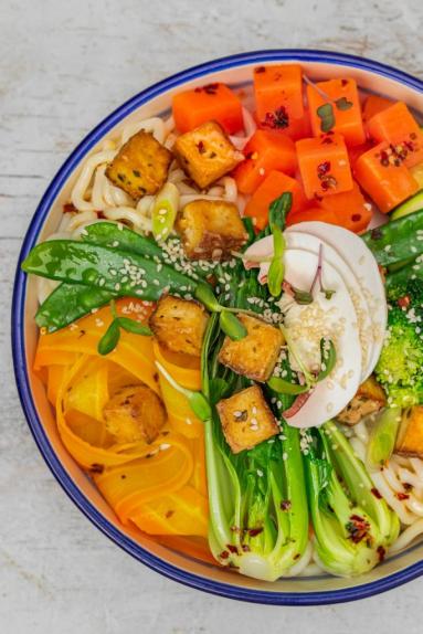 Zdjęcie - Bowl z warzywami i tofu - Przepisy kulinarne ze zdjęciami