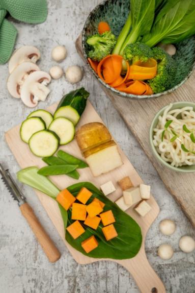 Zdjęcie - Bowl z warzywami i tofu - Przepisy kulinarne ze zdjęciami