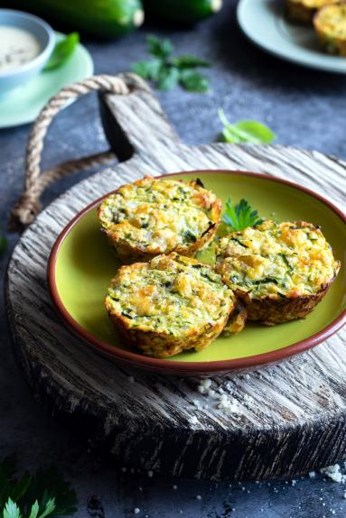 Zdjęcie - Muffinki cukiniowo-serowe - Przepisy kulinarne ze zdjęciami