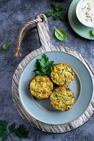 Zdjęcie - Muffinki cukiniowo-serowe - Przepisy kulinarne ze zdjęciami