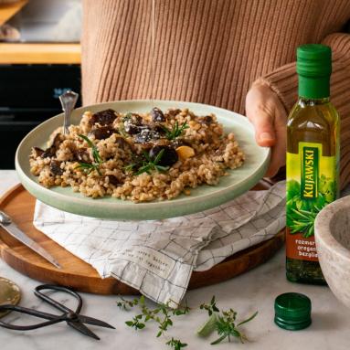 Zdjęcie - Risotto z grzybami leśnymi, rozmarynem i parmezanem - Przepisy kulinarne ze zdjęciami