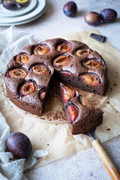 Zdjęcie - Brownie ze śliwkami - Przepisy kulinarne ze zdjęciami