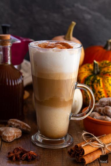 Zdjęcie - Pumpkin Spice Latte – kawa z dyniowym syropem - Przepisy kulinarne ze zdjęciami