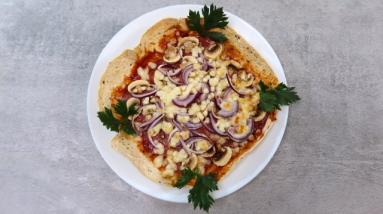 Zdjęcie - Pizza na tortilli z Air Fryer + film - Smakowite Dania - Przepisy kulinarne ze zdjęciami