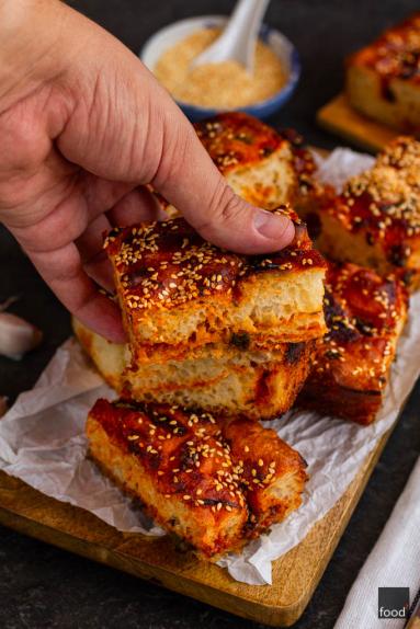 Zdjęcie - Focaccia z gochujang - Przepisy kulinarne ze zdjęciami