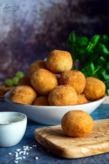 Zdjęcie - Arancini – kulki z ryżu z mięsnym nadzieniem - Przepisy kulinarne ze zdjęciami