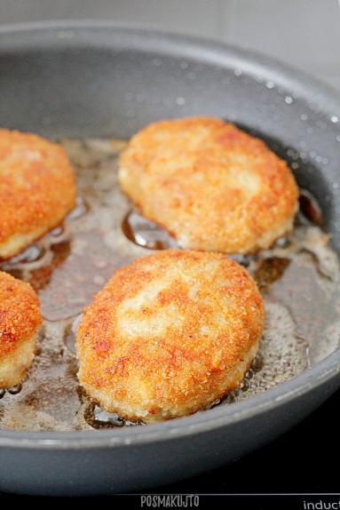 Zdjęcie - Kotlety mielone z serem cheddar - Przepisy kulinarne ze zdjęciami