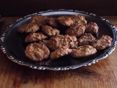 Zdjęcie - Ciasteczka słonecznikowe ''Brutti ma buoni'' - Przepisy kulinarne ze zdjęciami