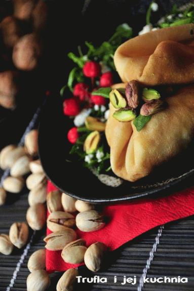 Zdjęcie - Naleśniki z rukolą i kozim  serem  - Przepisy kulinarne ze zdjęciami