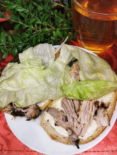 Zdjęcie - Szynka wieprzowa pieczona w naczyniu żaroodpornym - Przepisy kulinarne ze zdjęciami