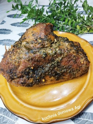 Zdjęcie - Szynka wieprzowa pieczona w naczyniu żaroodpornym - Przepisy kulinarne ze zdjęciami
