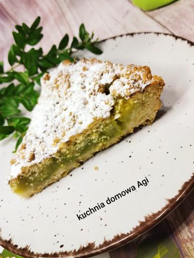 Zdjęcie - Tarta na kruszonce z rabarbarem i galaretkami - Przepisy kulinarne ze zdjęciami