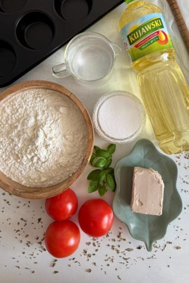 Zdjęcie - Focaccia muffins, czyli muffinki à la focaccia - Przepisy kulinarne ze zdjęciami