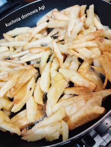 Zdjęcie - Domowe frytki z dodatkiem mąki ziemniaczanej - Przepisy kulinarne ze zdjęciami