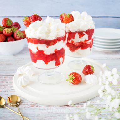 Zdjęcie - Deser Eton Mess - Przepisy kulinarne ze zdjęciami