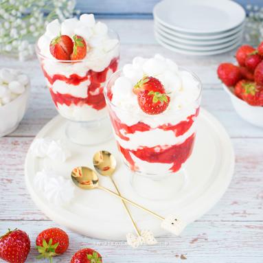 Zdjęcie - Deser Eton Mess - Przepisy kulinarne ze zdjęciami