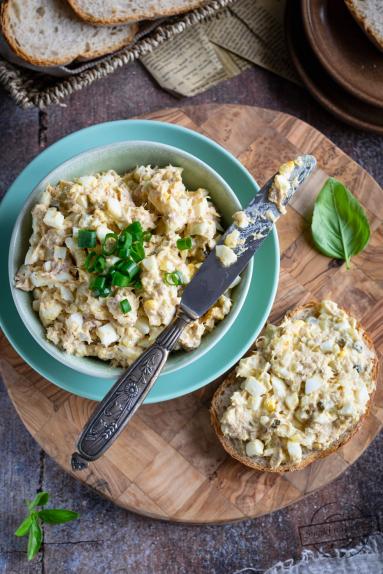 Zdjęcie - Pasta jajeczna z tuńczykiem - Przepisy kulinarne ze zdjęciami
