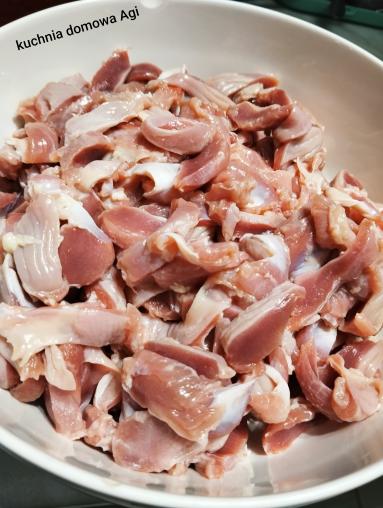 Zdjęcie - Flaczki z żołądków drobiowych i kości wieprzowych BOCZKOWYCH z zapalaną na oleju mąką - Przepisy kulinarne ze zdjęciami