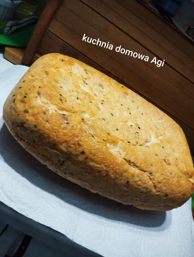 Zdjęcie - Chleb z ziarnami z naczynia żaroodpornego - Przepisy kulinarne ze zdjęciami
