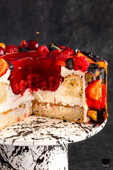 Zdjęcie - Tort z owocami w galaretce - Przepisy kulinarne ze zdjęciami