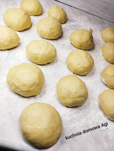 Zdjęcie - Domowe pączki na mleku i śmietanie z drożdży suszonych - Przepisy kulinarne ze zdjęciami