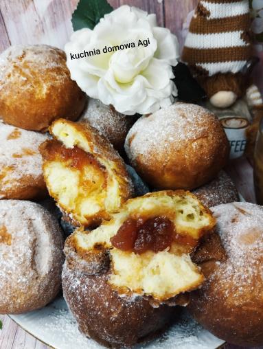 Zdjęcie - Domowe pączki na mleku i śmietanie z drożdży suszonych - Przepisy kulinarne ze zdjęciami