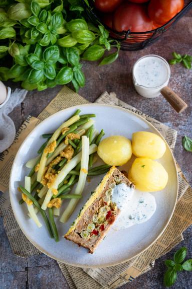Zdjęcie - Pieczeń z fasolką szparagową - Przepisy kulinarne ze zdjęciami