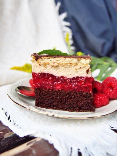 Zdjęcie - Malinowe cappuccino - elegancki deser krok po kroku - Przepisy kulinarne ze zdjęciami
