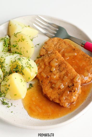 Zdjęcie - Schab w sosie cebulowym - Przepisy kulinarne ze zdjęciami
