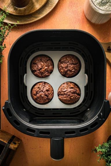 Zdjęcie - Muffinki czekoladowe z air fryera - Przepisy kulinarne ze zdjęciami