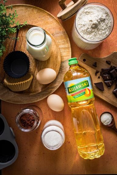 Zdjęcie - Muffinki czekoladowe z air fryera - Przepisy kulinarne ze zdjęciami
