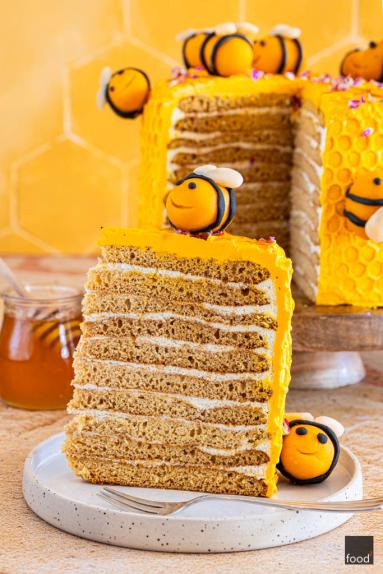 Zdjęcie - Tort miodowy - Przepisy kulinarne ze zdjęciami