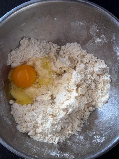 Zdjęcie - Ciasto z gruszkami i masą serową - Przepisy kulinarne ze zdjęciami