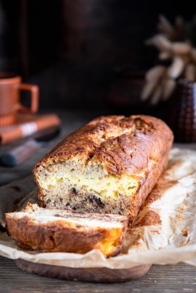 Zdjęcie - Chlebek bananowy ze skyrem - Przepisy kulinarne ze zdjęciami