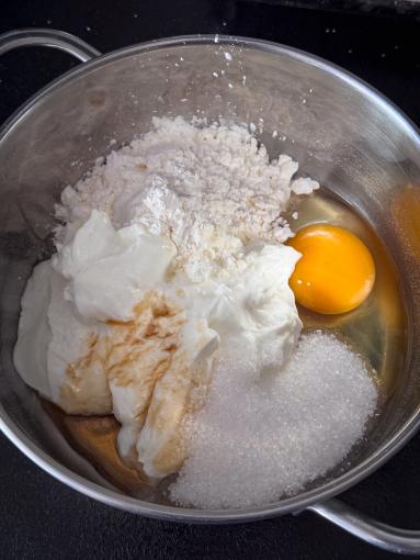 Zdjęcie - Chlebek bananowy ze skyrem - Przepisy kulinarne ze zdjęciami