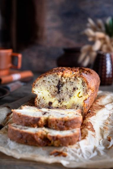 Zdjęcie - Chlebek bananowy ze skyrem - Przepisy kulinarne ze zdjęciami