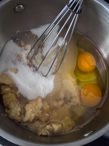 Zdjęcie - Chlebek bananowy ze skyrem - Przepisy kulinarne ze zdjęciami