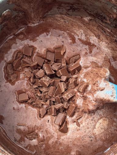 Zdjęcie - Brownie z m&m’s - Przepisy kulinarne ze zdjęciami