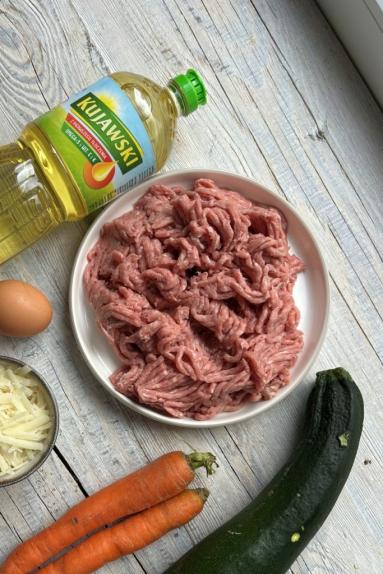 Zdjęcie - Pieczeń z mięsa mielonego z cukinią - Przepisy kulinarne ze zdjęciami