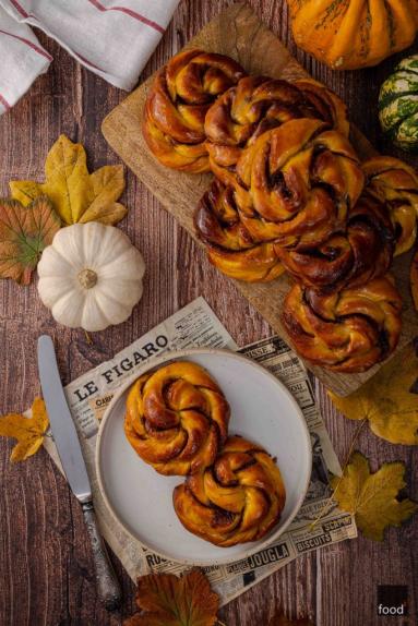 Zdjęcie: Dyniowe bułeczki cynamonowe Zdjęcie - Dyniowe bułeczki cynamonowe - Przepisy kulinarne ze zdjęciami