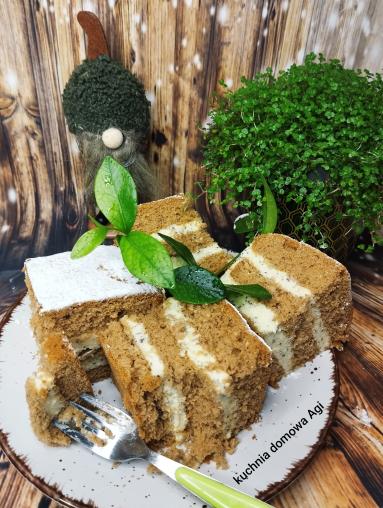 Zdjęcie - Biszkopt kakaowy z 8 jaj bez proszku do pieczenia z pysznym kremem budyniowo-makowym - Przepisy kulinarne ze zdjęciami